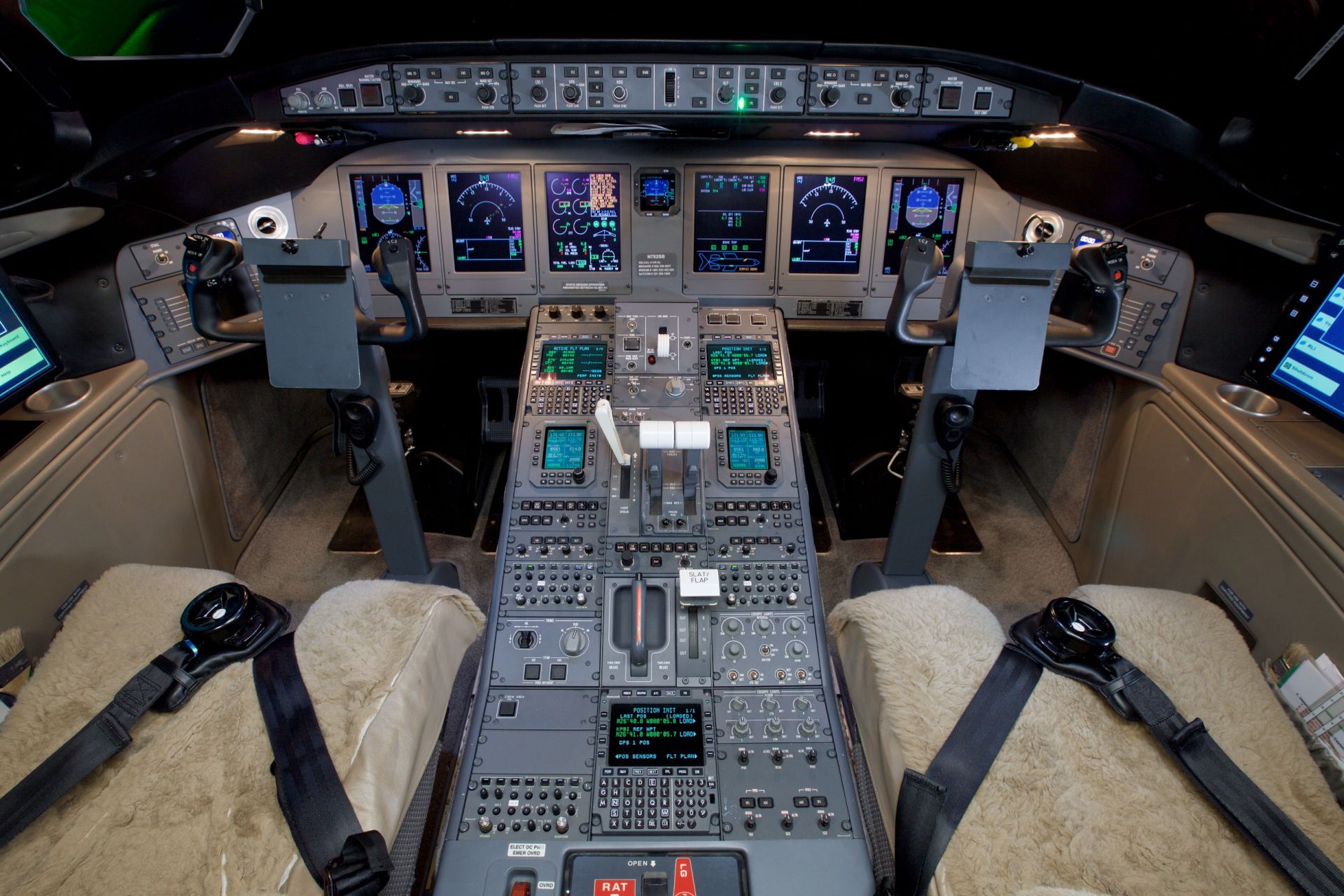 7518_G5000_COCKPIT